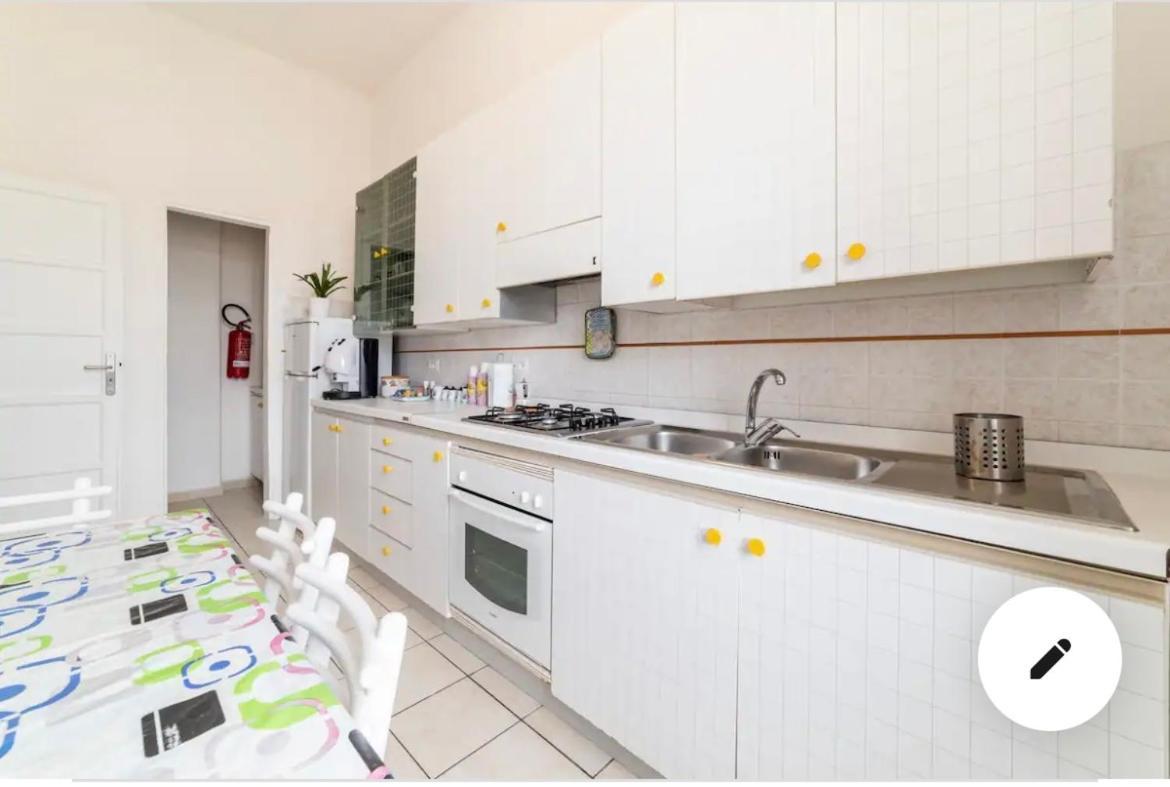 Casa Vacanze Sunshine Salerno Exterior foto
