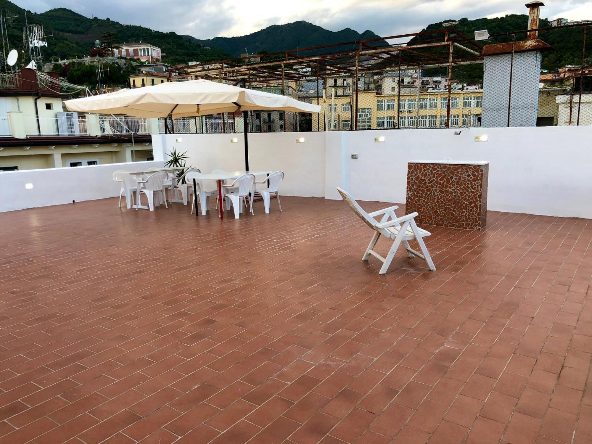 Casa Vacanze Sunshine Salerno Exterior foto
